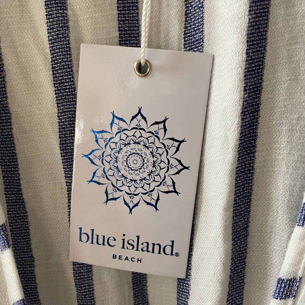 New with Tags Blue Island Beach Cover up M